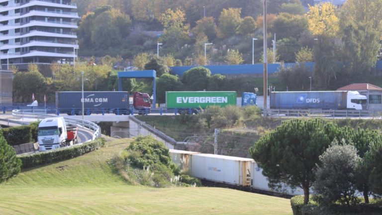 El ministerio y los transportistas inician los contactos sin obtener resultados concretos