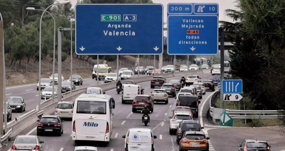 El uso del coche como medio de transporte diario crece seis puntos respecto a 2019
