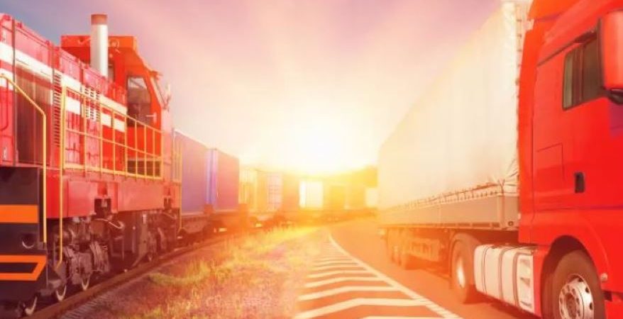 La Comisión Europea concede a España 120 millones para el paso del transporte de mercancías del camión al ferrocarril