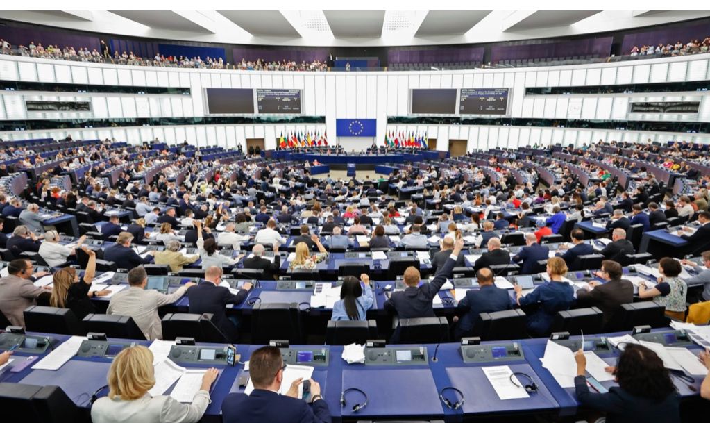 La Eurocámara prepara acciones para evitar la toma de control de los puertos por terceros países