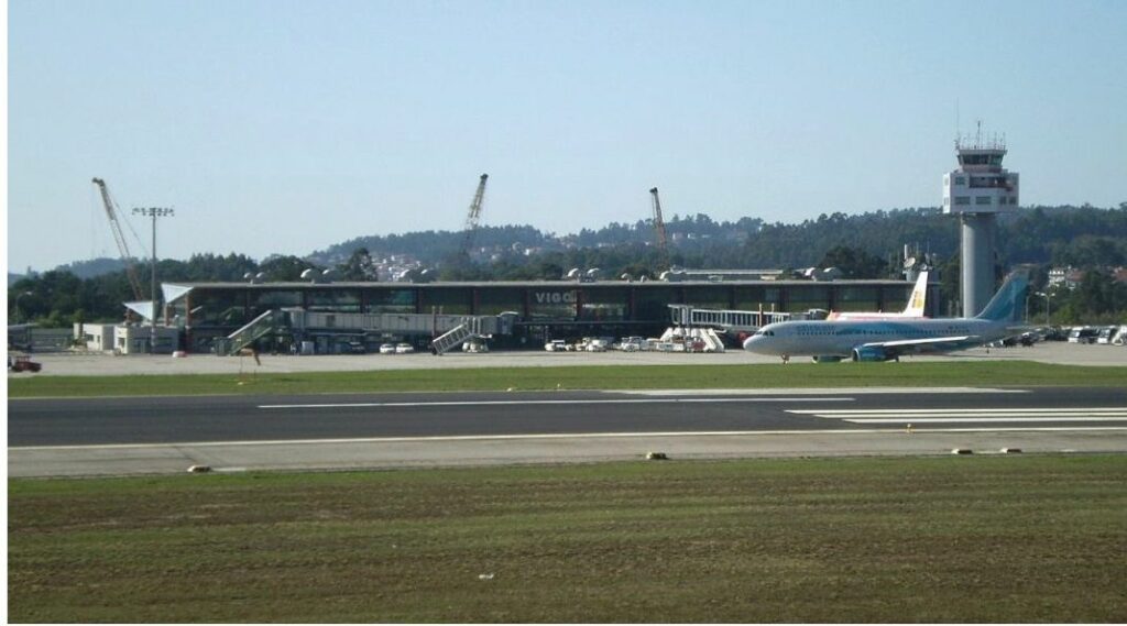 Aena impulsa el aeropuerto de Vigo con la renovación integral de su pista para 2024
